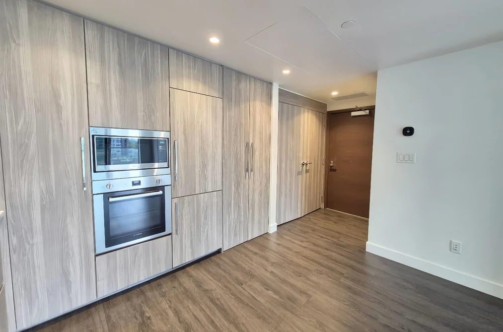 911 9887 WHALLEY BOULEVARD, Surrey BC V3T 0P4, Surrey BC — Residential for Sale — Photo 3 of 16
