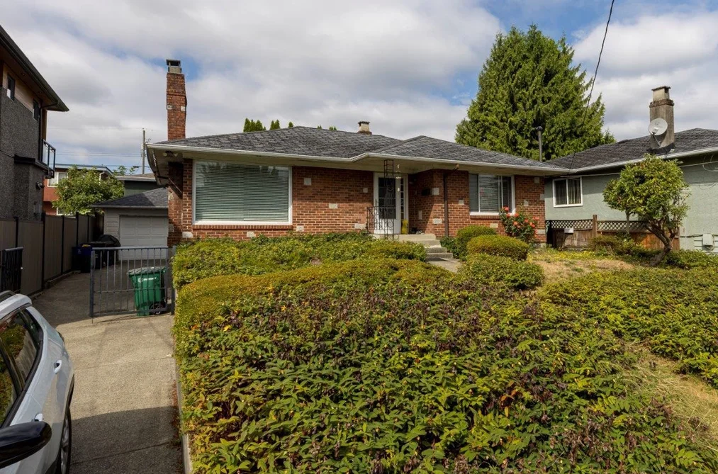 House for sale at 911 Sperling Avenue Burnaby British Columbia - MLS: R3157999