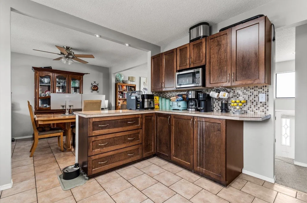 9123 ARMITAGE STREET, Chilliwack, BC — Residential for Sale — Photo 5 of 38