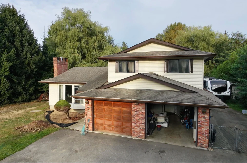 9138 Cedar Street, Mission, BC - House for Sale - Photo 3 of 5 9138 Cedar Street, Mission, BC - House for Sale - Photo 3 of 5