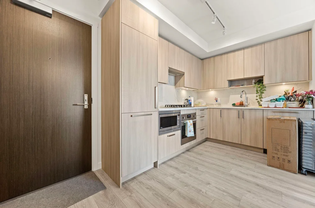 914 13350 CENTRAL AVENUE, Surrey, BC — Residential for Sale - Photo 2