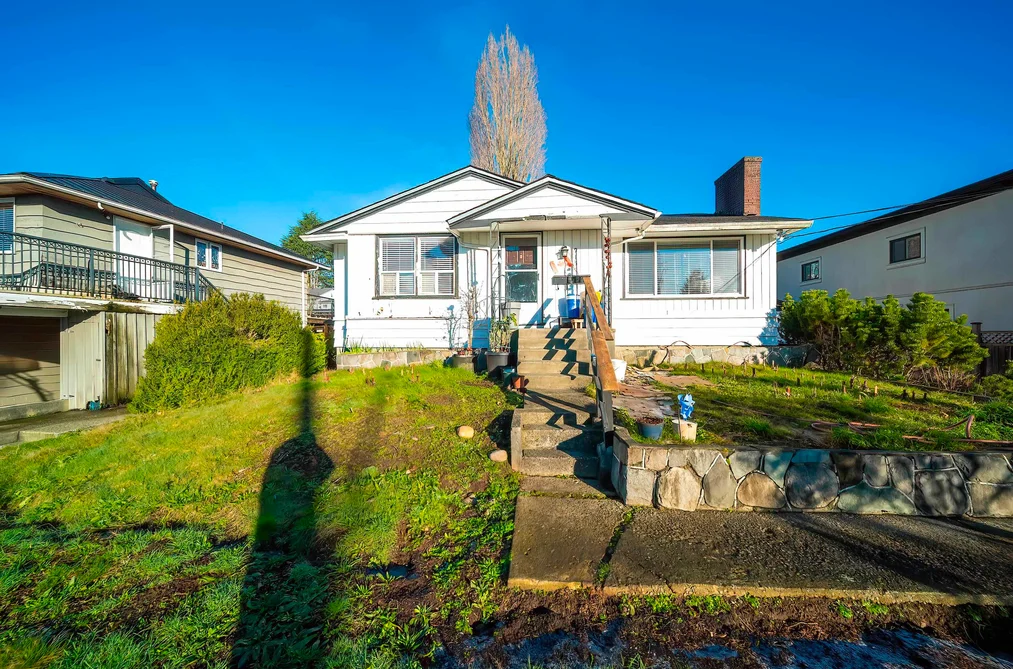 House for sale at 915 Walls Avenue Coquitlam British Columbia - MLS: R3123613