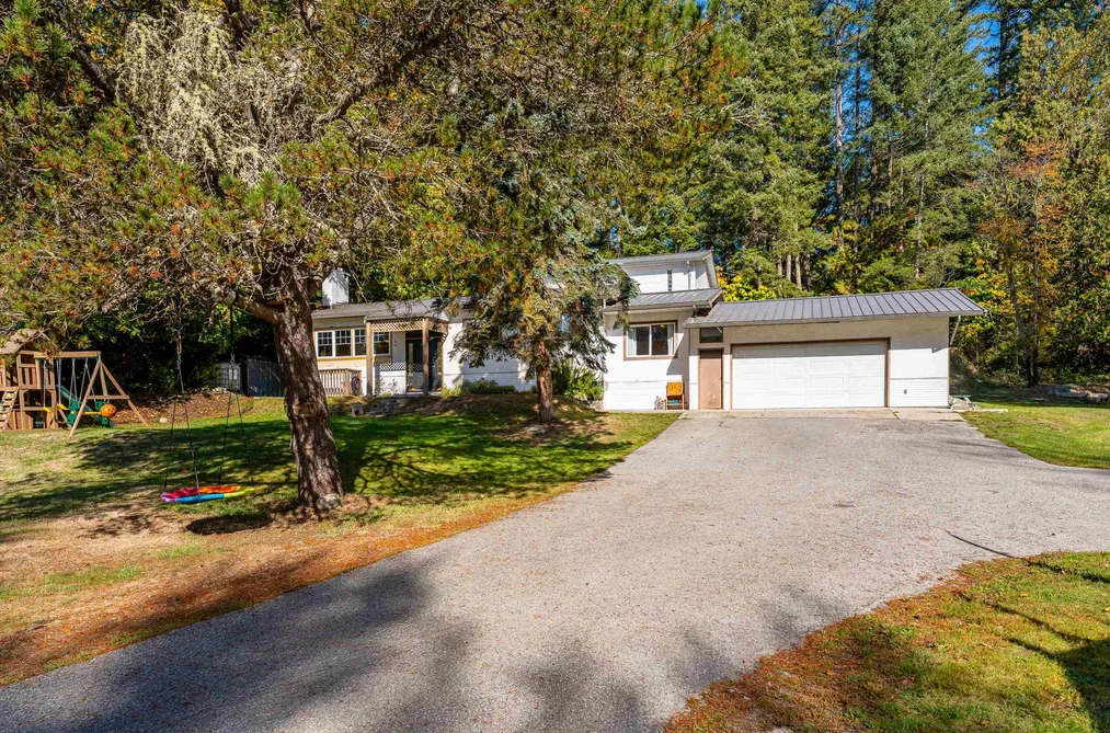 9158 Sunshine Coast Hwy, Halfmoon Bay, BC - MLS: R3172373
