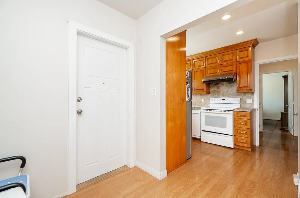 916 THIRTEENTH STREET, New Westminster BC V3M 4N1, New Westminster BC — Residential for Sale — Photo 11 of 39