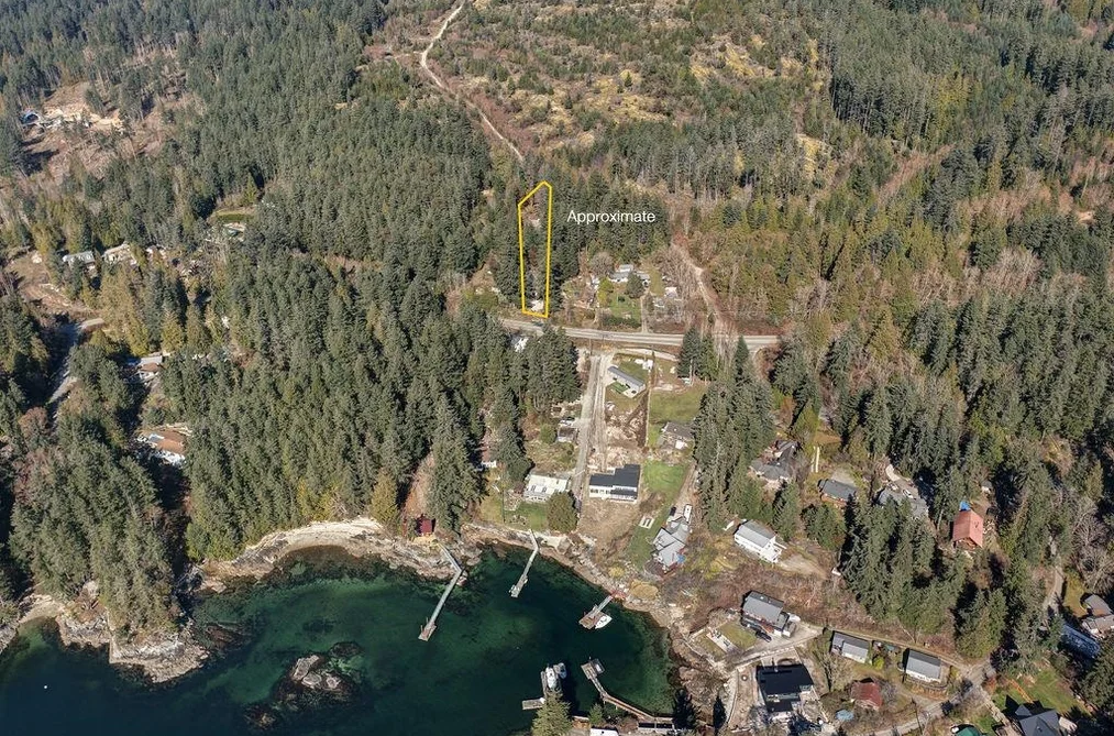 9168 SUNSHINE COAST HIGHWAY, Halfmoon Bay BC V7Z 1E9, Halfmoon Bay BC — Residential for Sale - Photo 2