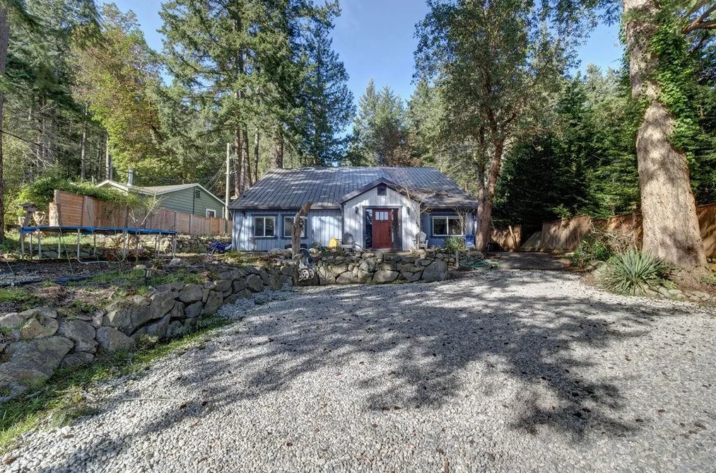 9168 SUNSHINE COAST HIGHWAY, Halfmoon Bay BC V7Z 1E9, Halfmoon Bay BC — Residential for Sale - Photo 3