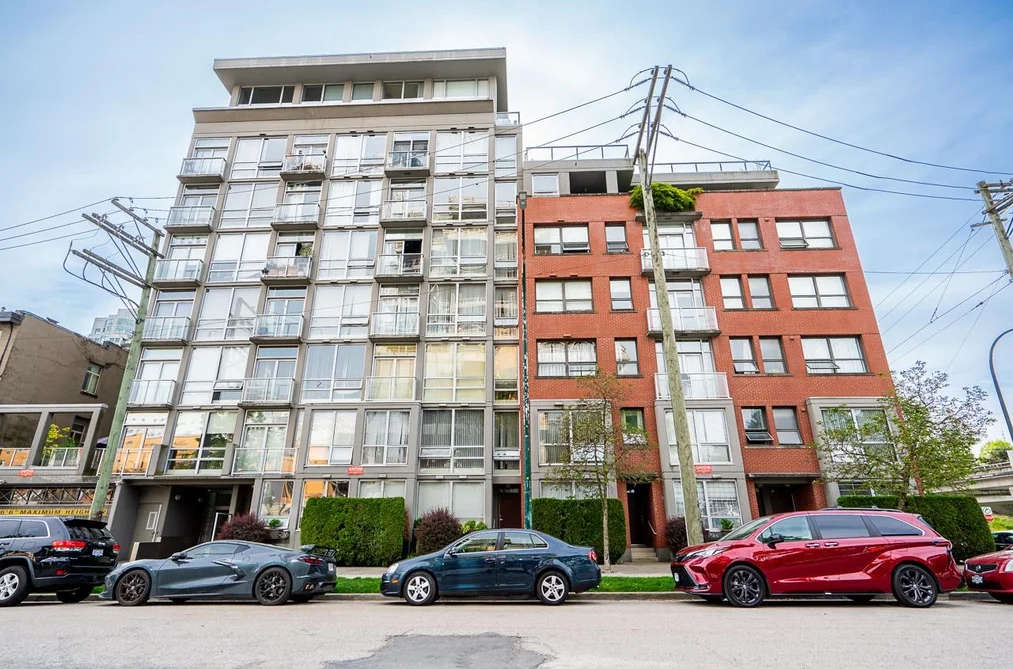 917 STATION STREET, Vancouver BC V6A 4J8, Vancouver BC — Residential for Sale - Photo 2