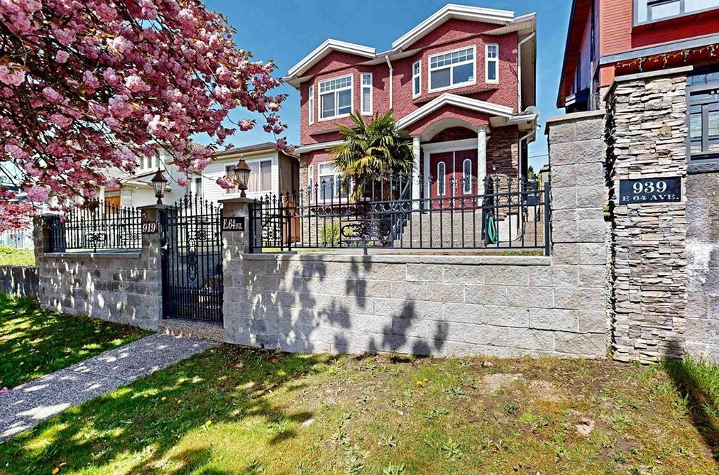 House for sale at 919 E 64th Avenue Vancouver British Columbia - MLS: R3159361