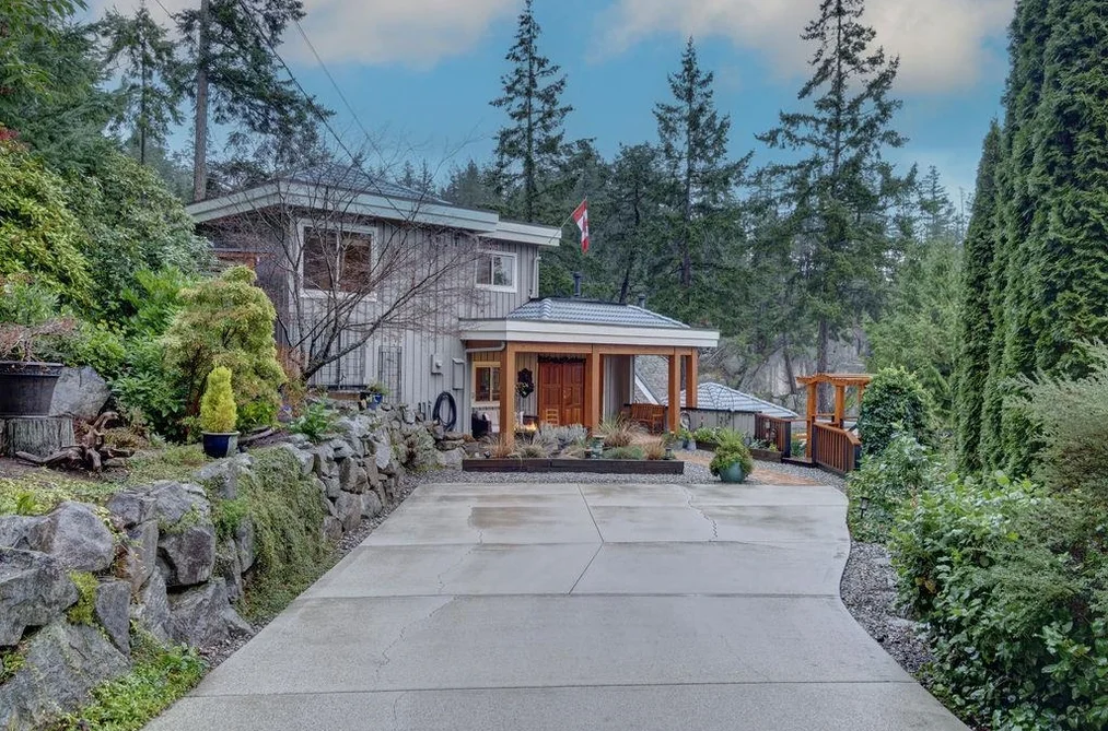 9195 TRUMAN ROAD, Halfmoon Bay BC V7Z 1B5, Halfmoon Bay BC — Residential for Sale - Photo 2