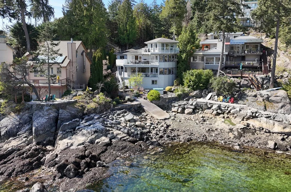 House for sale at 9197 Truman Road Halfmoon Bay British Columbia - MLS: R3106397