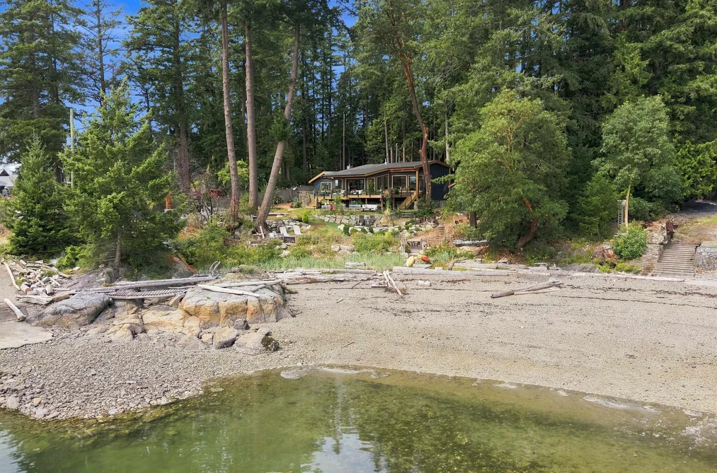 House for sale at 9219 Hydaway Road Halfmoon Bay British Columbia - MLS: R3156138