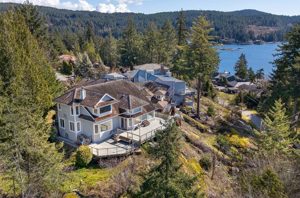 House for sale at 9219 Regal Road Halfmoon Bay British Columbia - MLS: R3100715