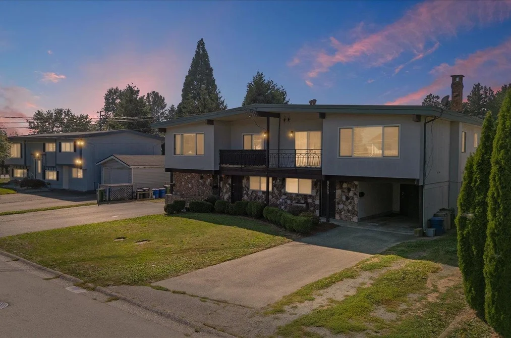 9229 JAMES STREET, Chilliwack BC V2P 6G8, Chilliwack BC — Residential for Sale - Photo 2
