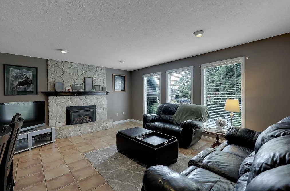9230 212B STREET, Langley BC V1M 1K9, Langley BC — Residential for Sale - Photo 2