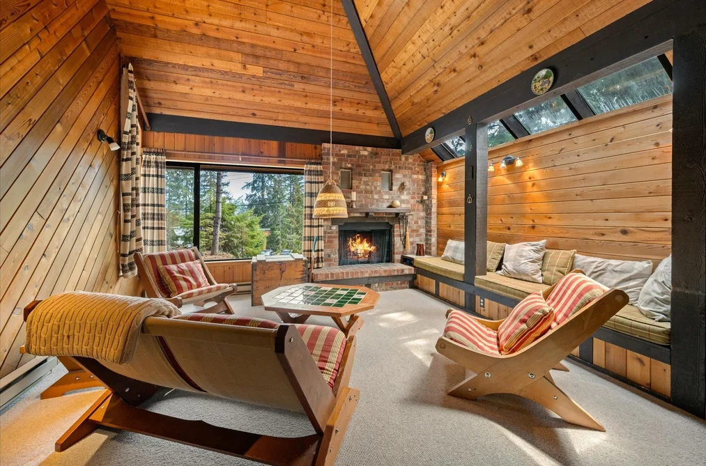 House for sale at 9230 Pinetree Place Whistler British Columbia - MLS: R3148256