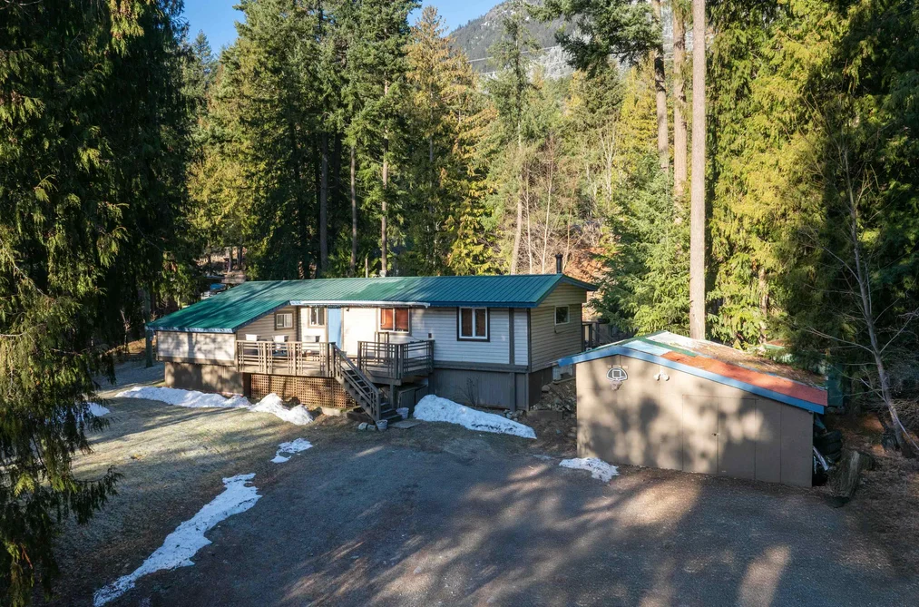 House for sale at 9245 Pemberton Portage Road D'Arcy British Columbia - MLS: R3083387