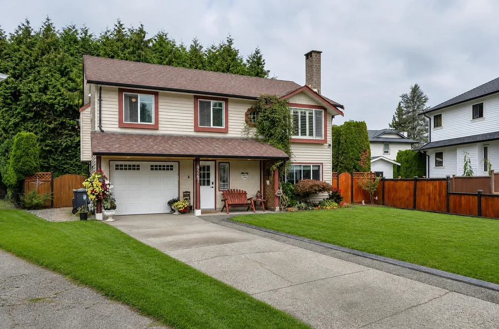 House for sale at 9247 214 Street Langley British Columbia - MLS: R3154235