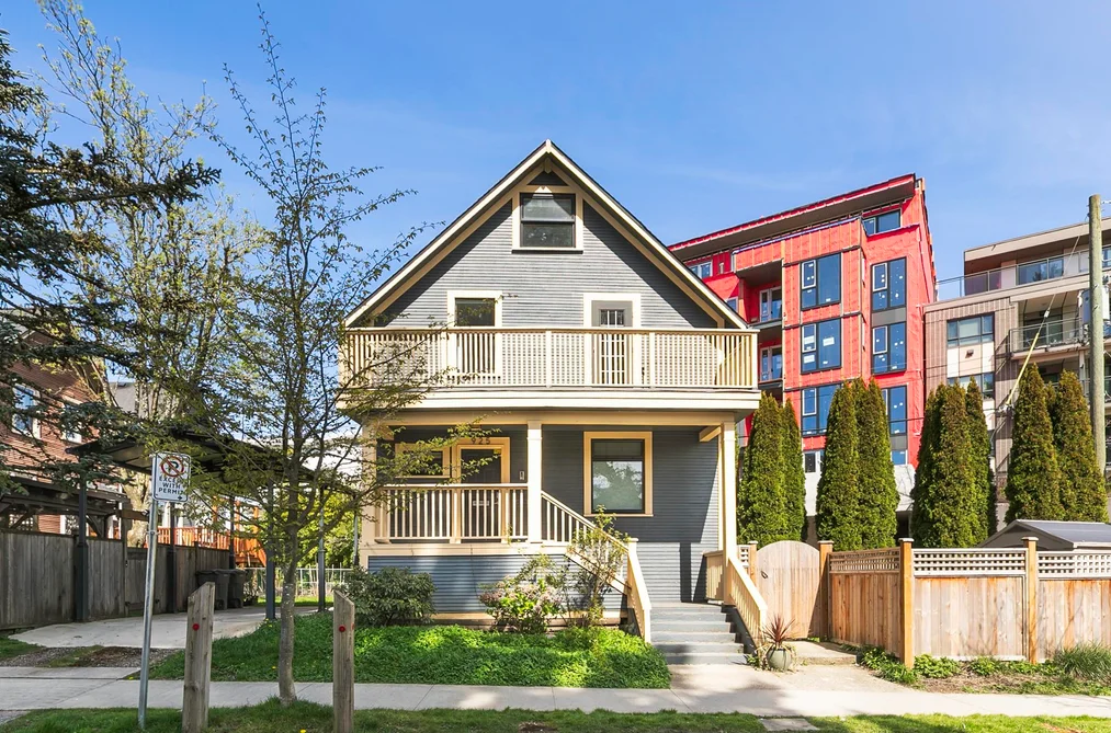 House for sale at 925 E 19th Avenue Vancouver British Columbia - MLS: R3105554