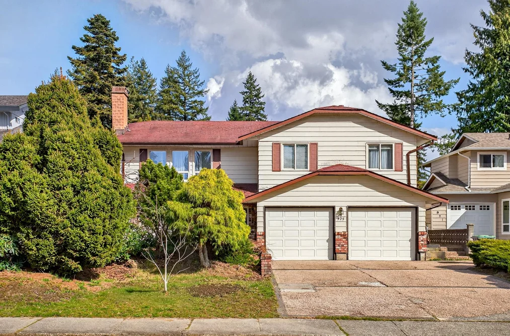House for sale at 925 Merritt Street Coquitlam British Columbia - MLS: R3105069