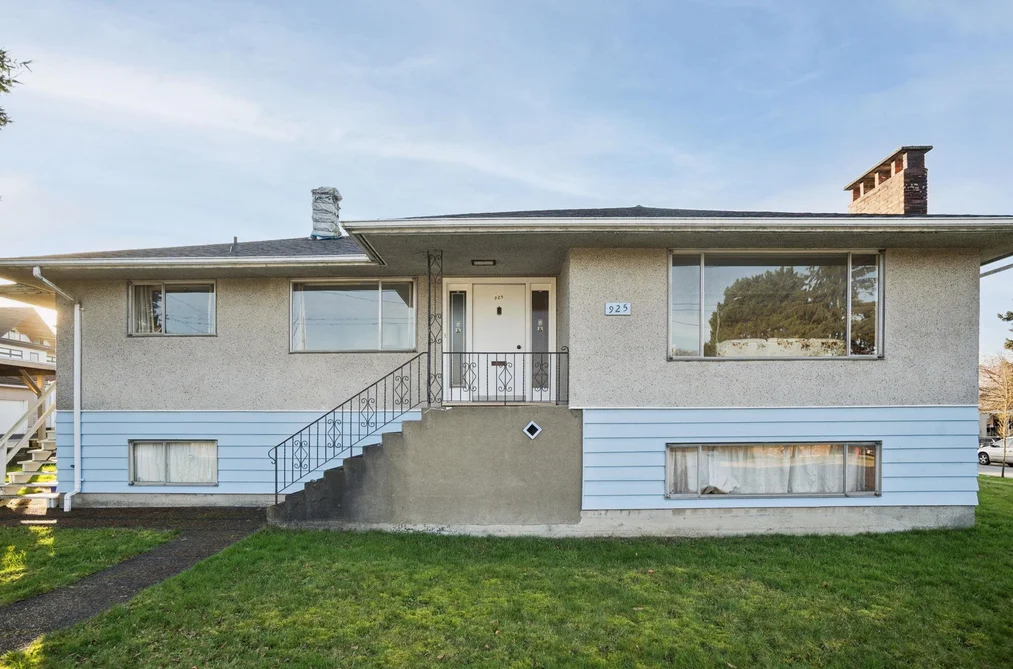 925 NANAIMO STREET, Vancouver BC V5L 4T1, Vancouver BC — Residential for Sale - Photo 2