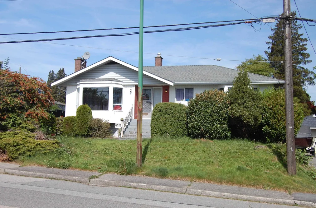 House for sale at 9251 10th Avenue Burnaby British Columbia - MLS: R3124245