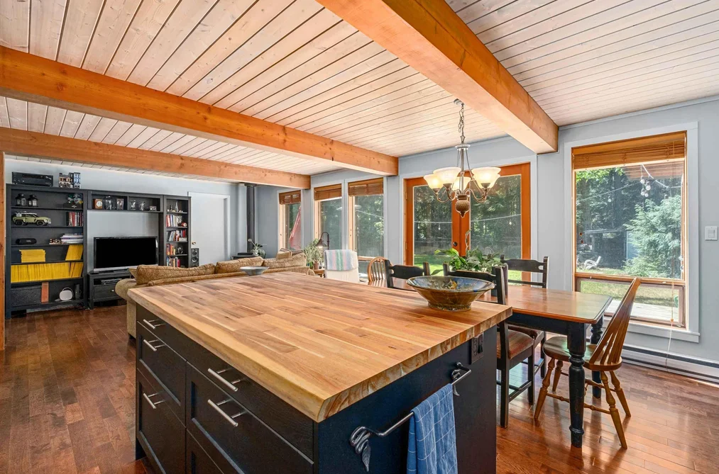 9270 PINETREE LANE, Whistler BC V8E 0G5, Whistler BC — Residential for Sale — Photo 4 of 24
