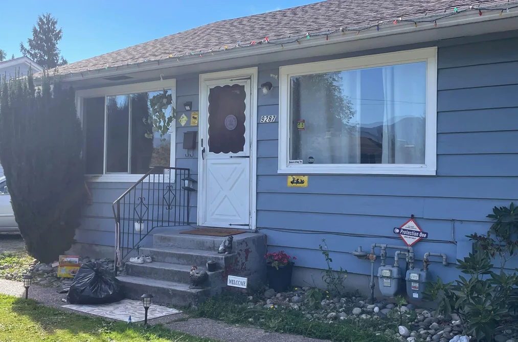 House for sale at 9287-9287 Armitage Street Chilliwack British Columbia - MLS: R3165757