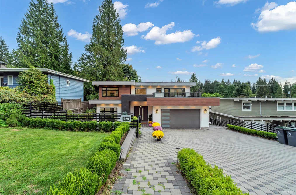 929 CANYON BOULEVARD, North Vancouver BC V7R 2J9, North Vancouver BC — Residential for Sale - Photo 4