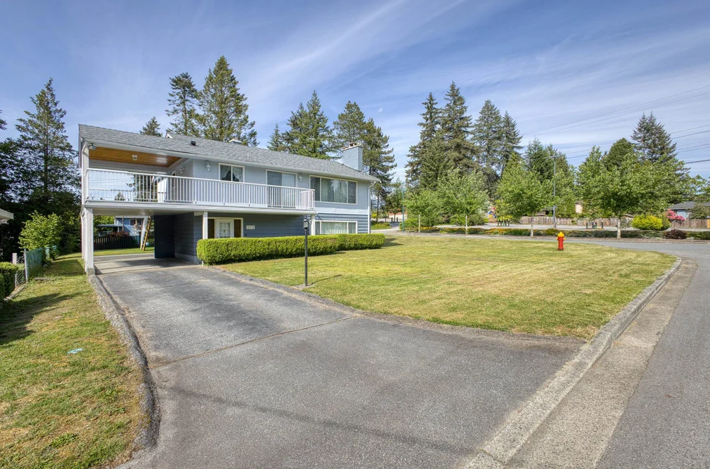 929 GROVER AVENUE, Coquitlam BC V3J 3E4, Coquitlam BC — Residential for Sale - Photo 2
