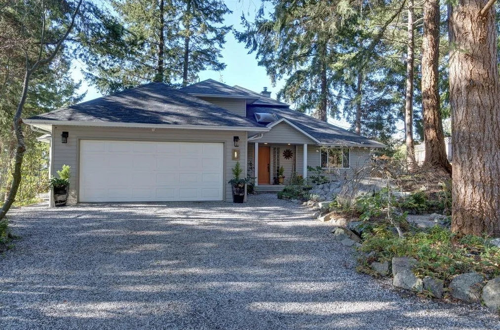House for sale at 9291 Truman Road Halfmoon Bay British Columbia - MLS: R3104238