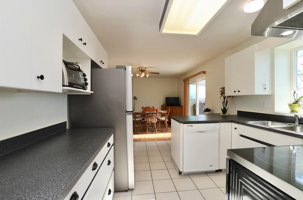 93 WARRICK STREET, Coquitlam BC V3K 5L3, Coquitlam BC — Residential for Sale - Photo 6