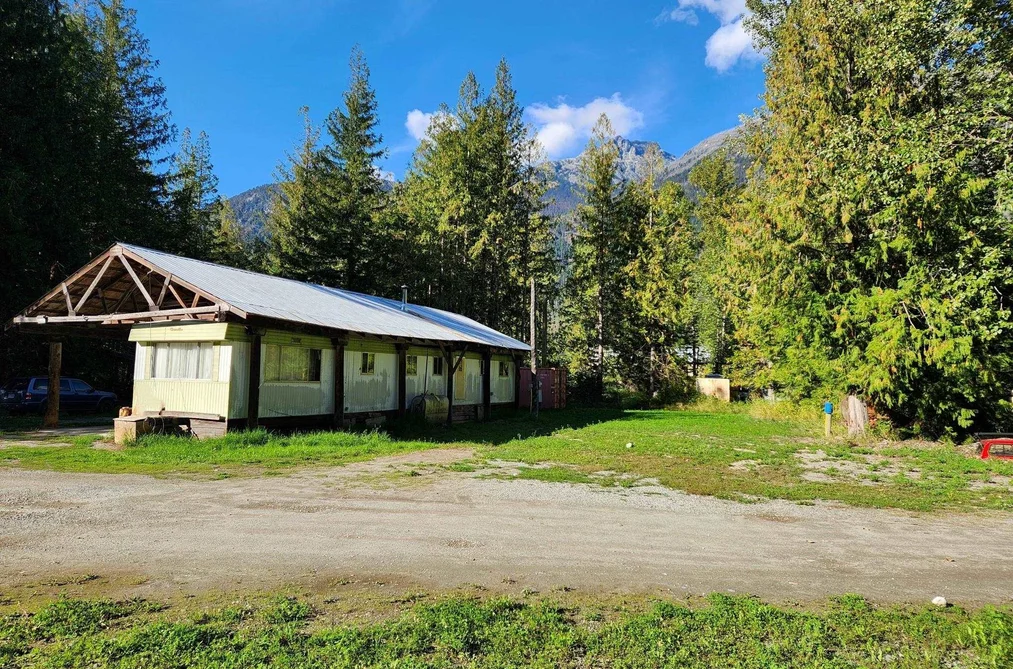 9304 UPPER LILLOOET RIVER FSR, Pemberton BC V0N 2L2, Pemberton BC — Residential for Sale - Photo 2
