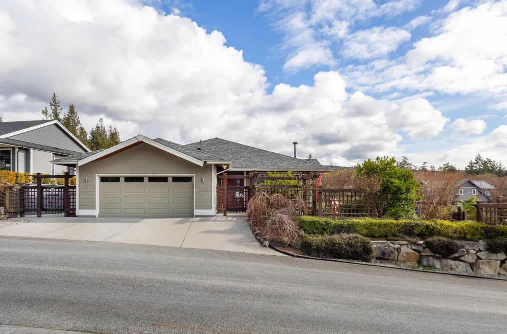 9326 JORGENSEN PLACE, Halfmoon Bay BC V7Z 1B4, Halfmoon Bay BC — Residential for Sale - Photo 2