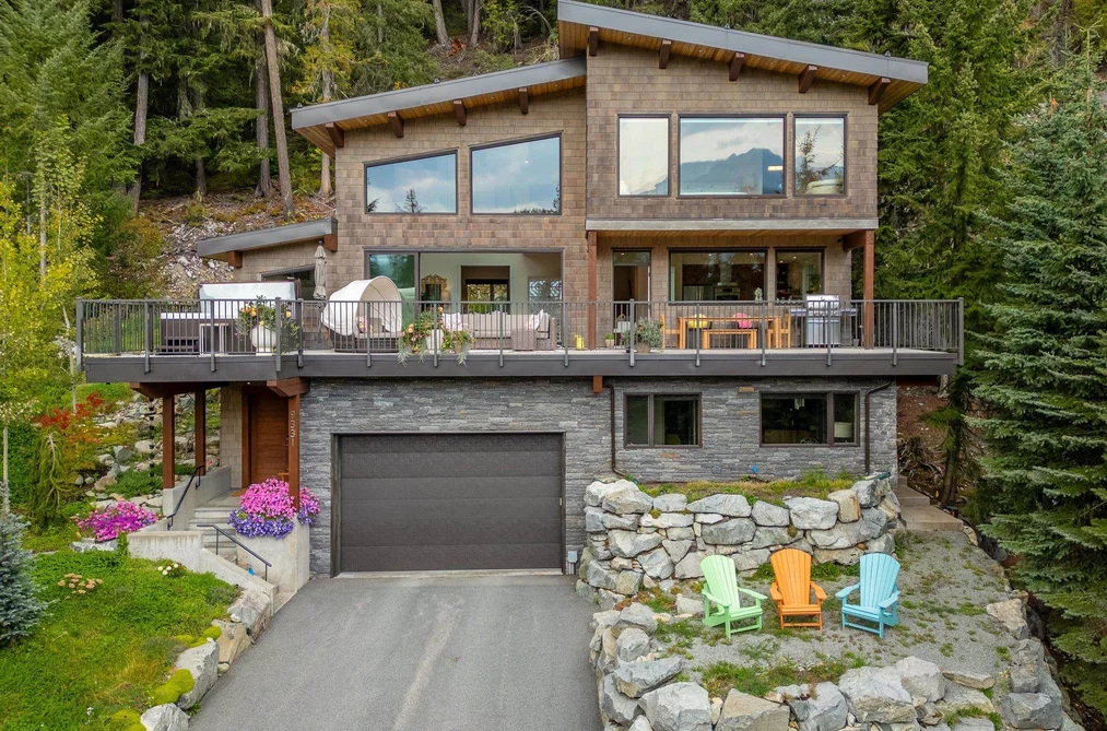 House for sale at 9331 Emerald Drive Whistler British Columbia - MLS: R3077255