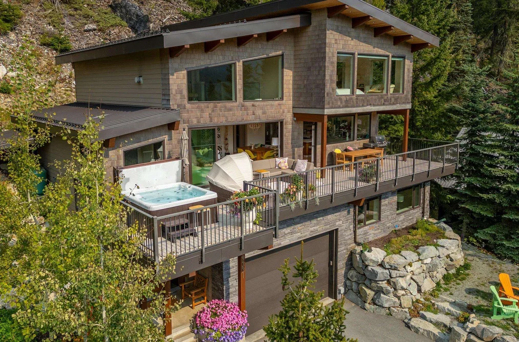 9331 EMERALD DRIVE, Whistler BC V8E 0G5, Whistler BC — Residential for Sale - Photo 2