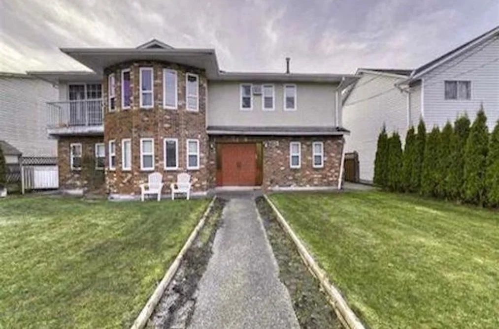 House for sale at 9337 152 Street Surrey British Columbia - MLS: R3061918