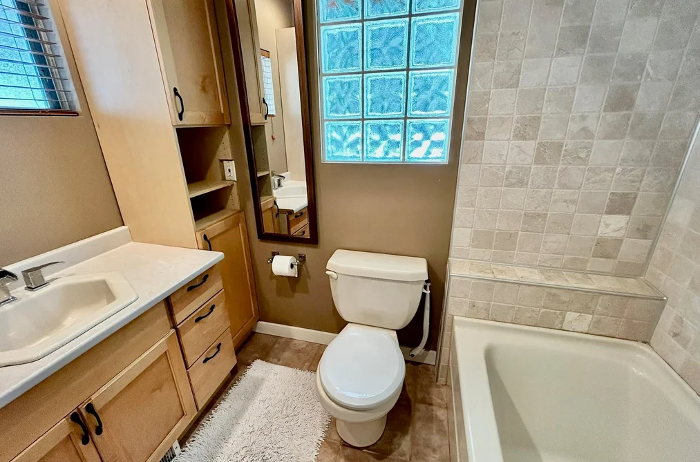9348 W GUN LAKE ROAD, Pemberton BC V0K 1P0, Pemberton BC — Residential for Sale - Photo 3