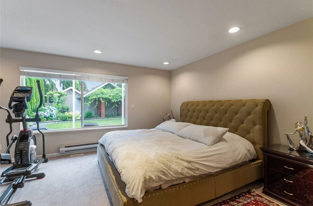 936 CAITHNESS CRESCENT, Port Moody, BC — Residential for Sale — Photo 12 of 26