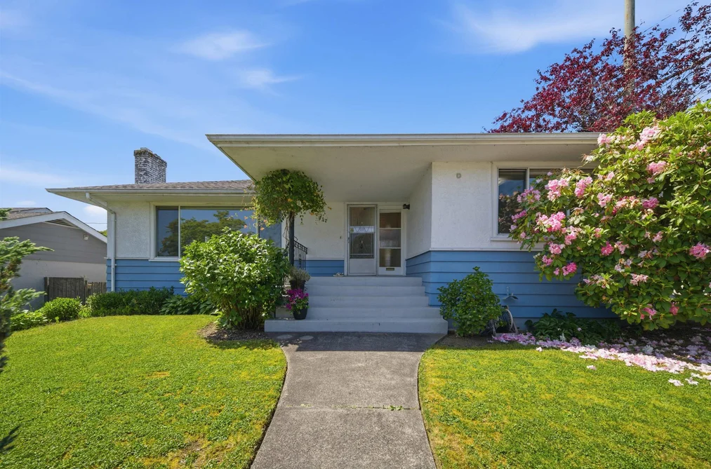House for sale at 937 Chestnut Street New Westminster British Columbia - MLS: R3130132