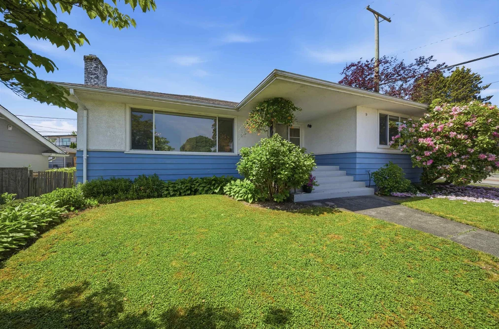 937 CHESTNUT STREET, New Westminster BC V3L 4N4, New Westminster BC — Residential for Sale - Photo 2