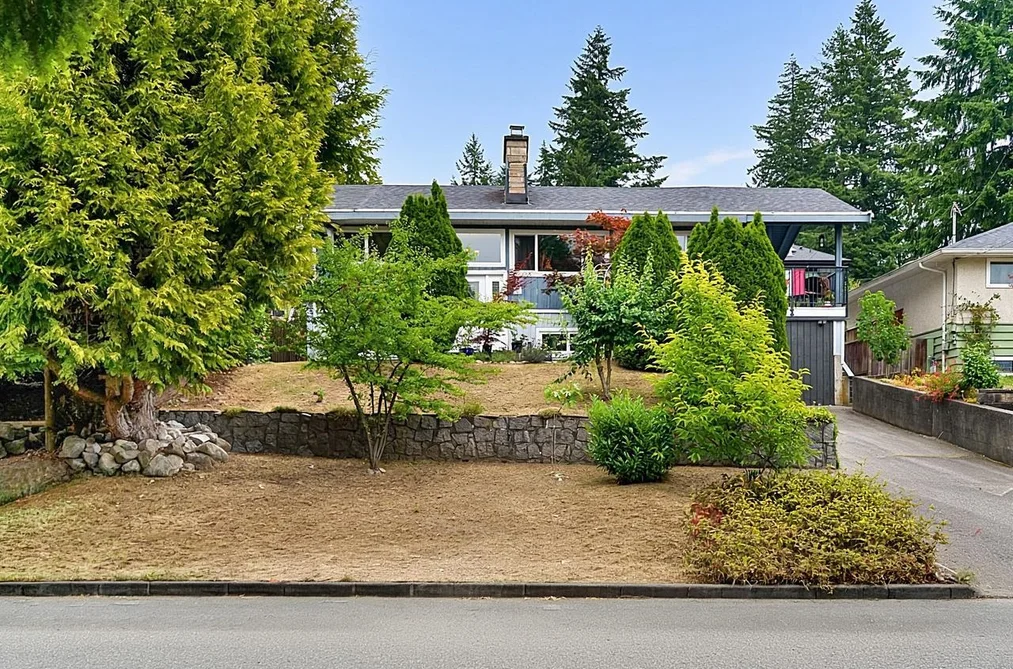 House for sale at 937 Kinsac Street Coquitlam British Columbia - MLS: R3142553