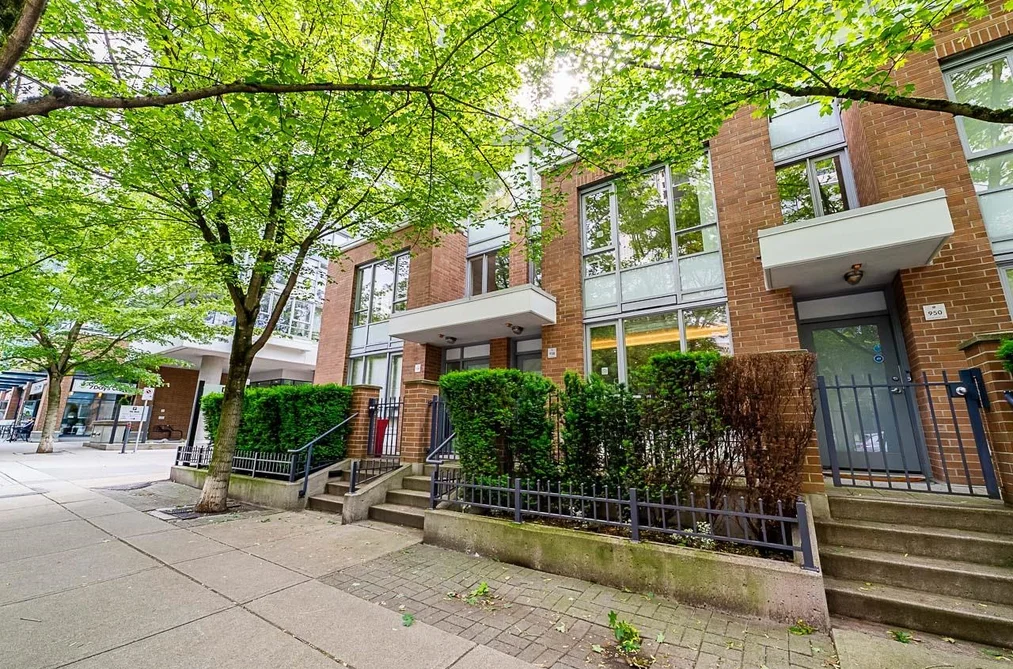 938 BEATTY STREET, Vancouver BC V6Z 3G6, Vancouver BC — Residential for Sale - Photo 2