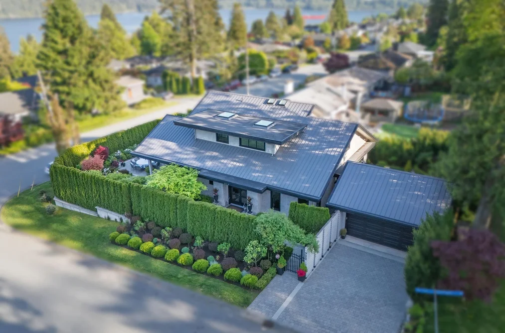 House for sale at 939 Friar Crescent North Vancouver British Columbia - MLS: R3104260