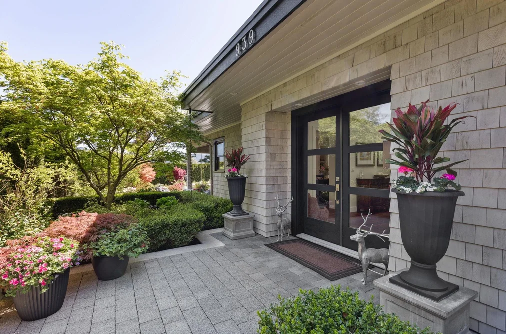 939 FRIAR CRESCENT, North Vancouver BC V7G 1M5, North Vancouver BC — Residential for Sale - Photo 2
