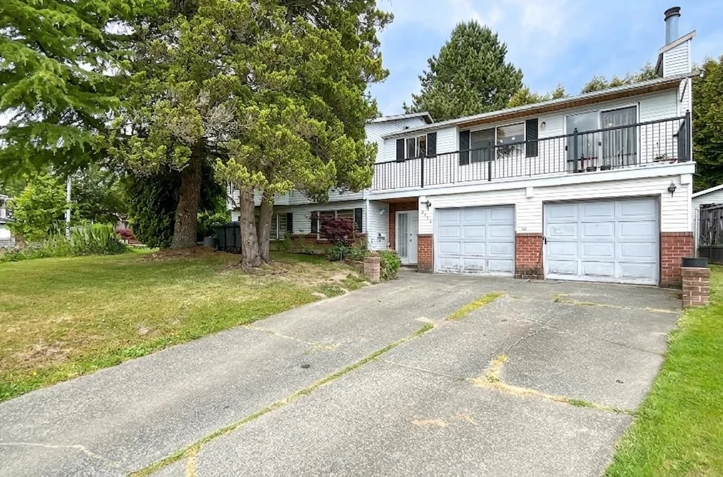 House for sale at 9392 139 Street Surrey British Columbia - MLS: R3116181