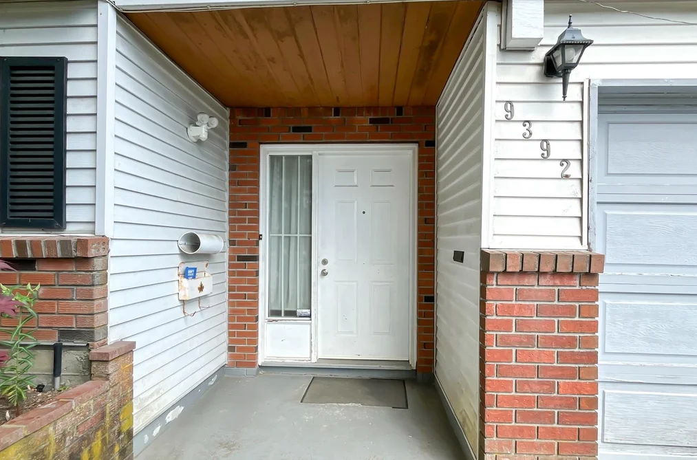 9392 139 STREET, Surrey BC V3V 7K9, Surrey BC — Residential for Sale - Photo 2