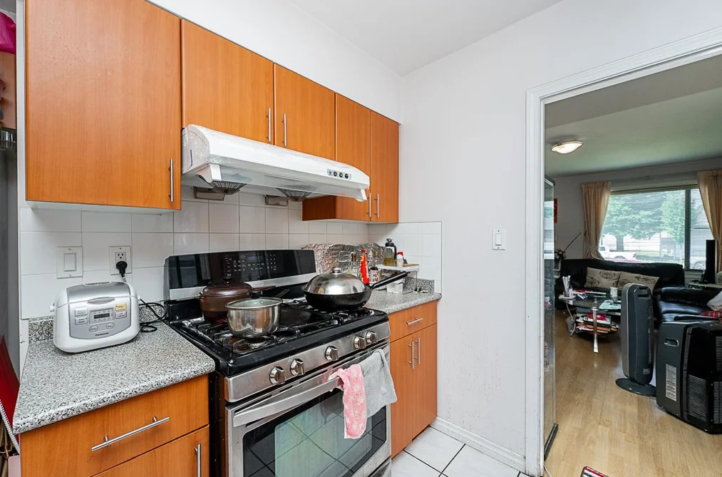 942 NANAIMO STREET, Vancouver BC V5L 4S9, Vancouver BC — Residential for Sale — Photo 4 of 33
