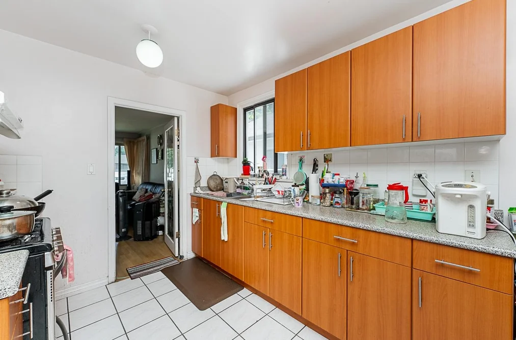 942 NANAIMO STREET, Vancouver BC V5L 4S9, Vancouver BC — Residential for Sale — Photo 5 of 33