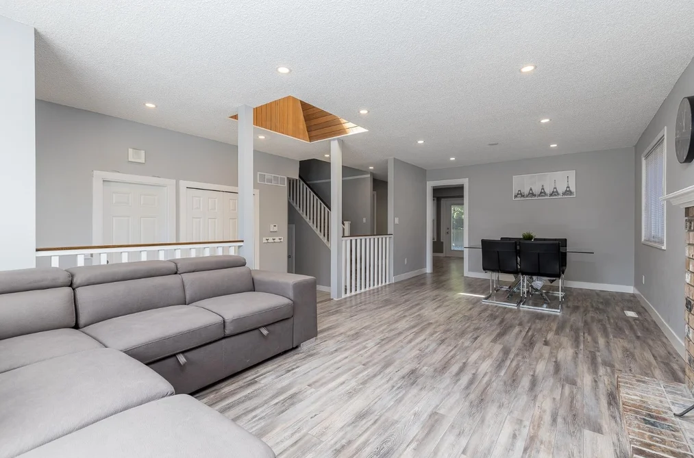 House for sale at 9435 149a Street Surrey British Columbia - MLS: R3116570