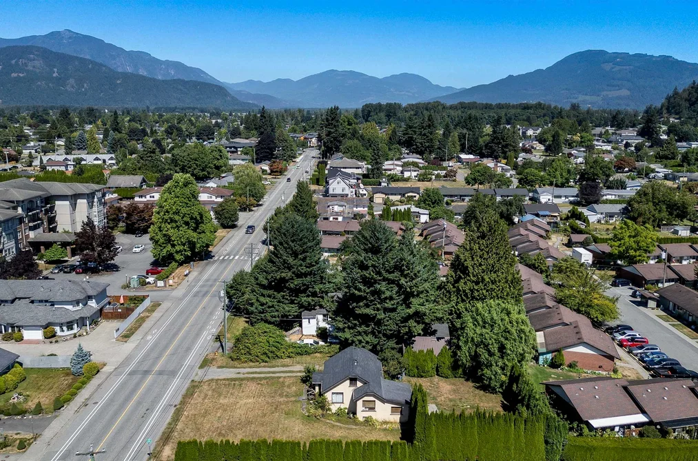 9438 BROADWAY STREET, Chilliwack BC V2P 5T9, Chilliwack BC — Residential for Sale — Photo 4 of 8
